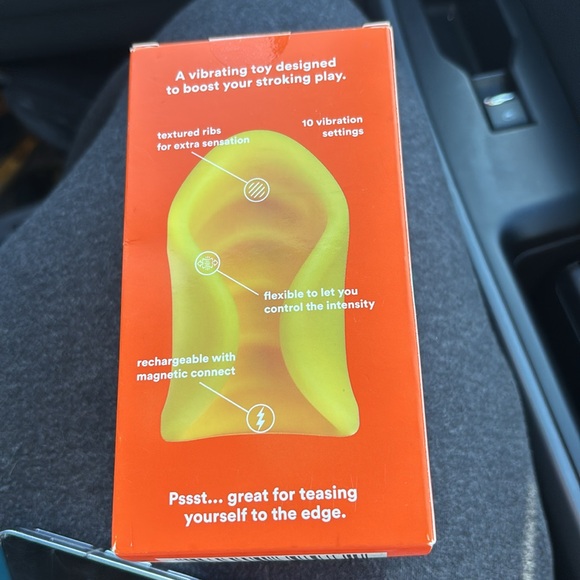 Hello Cake Vibrating Toy - Picture 3 of 3